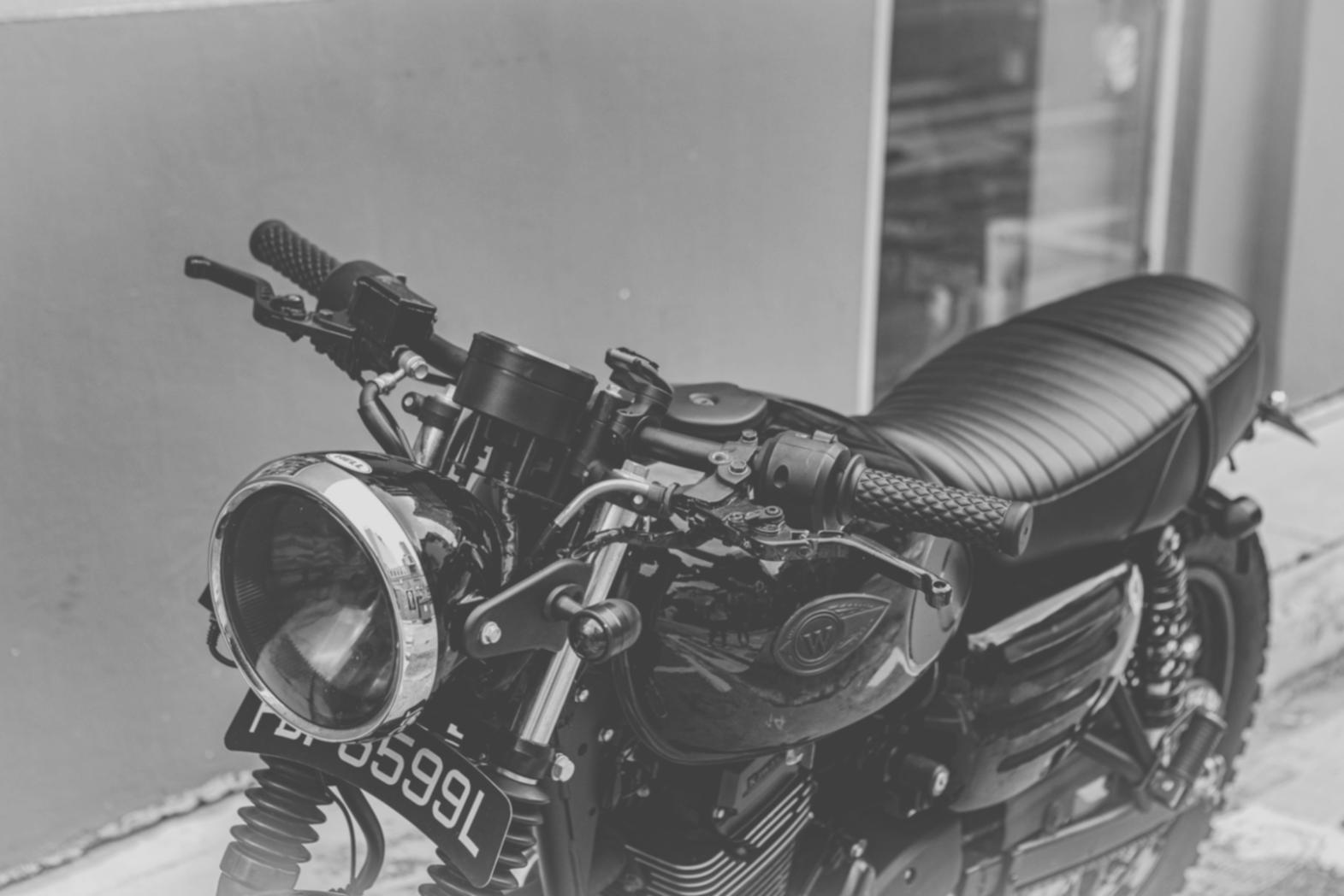 Timeline di editing video con multiple tracce audio e video